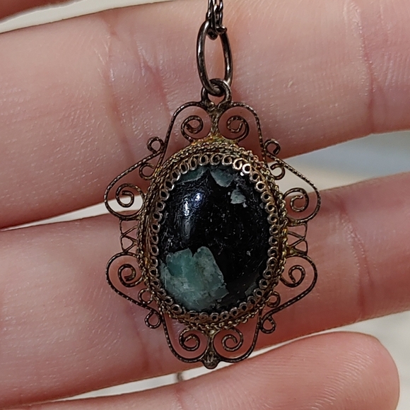 Vintage Stone Necklace - Picture 4 of 7